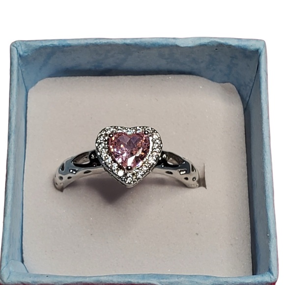 Sz9 - Cubic Zirconia Pink Heart shaped Ring - Picture 2 of 3